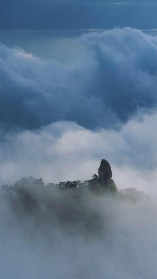 黄山奇石天狗望月图片