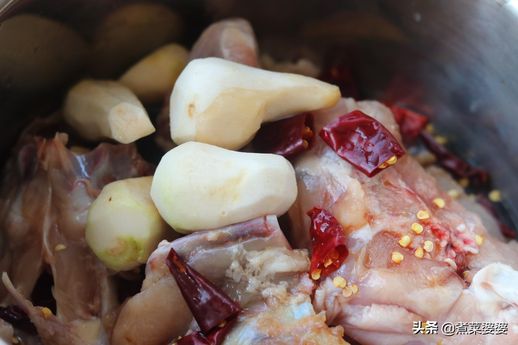 土豆炖鸡架(鸡肉和土豆可以一起吃吗)